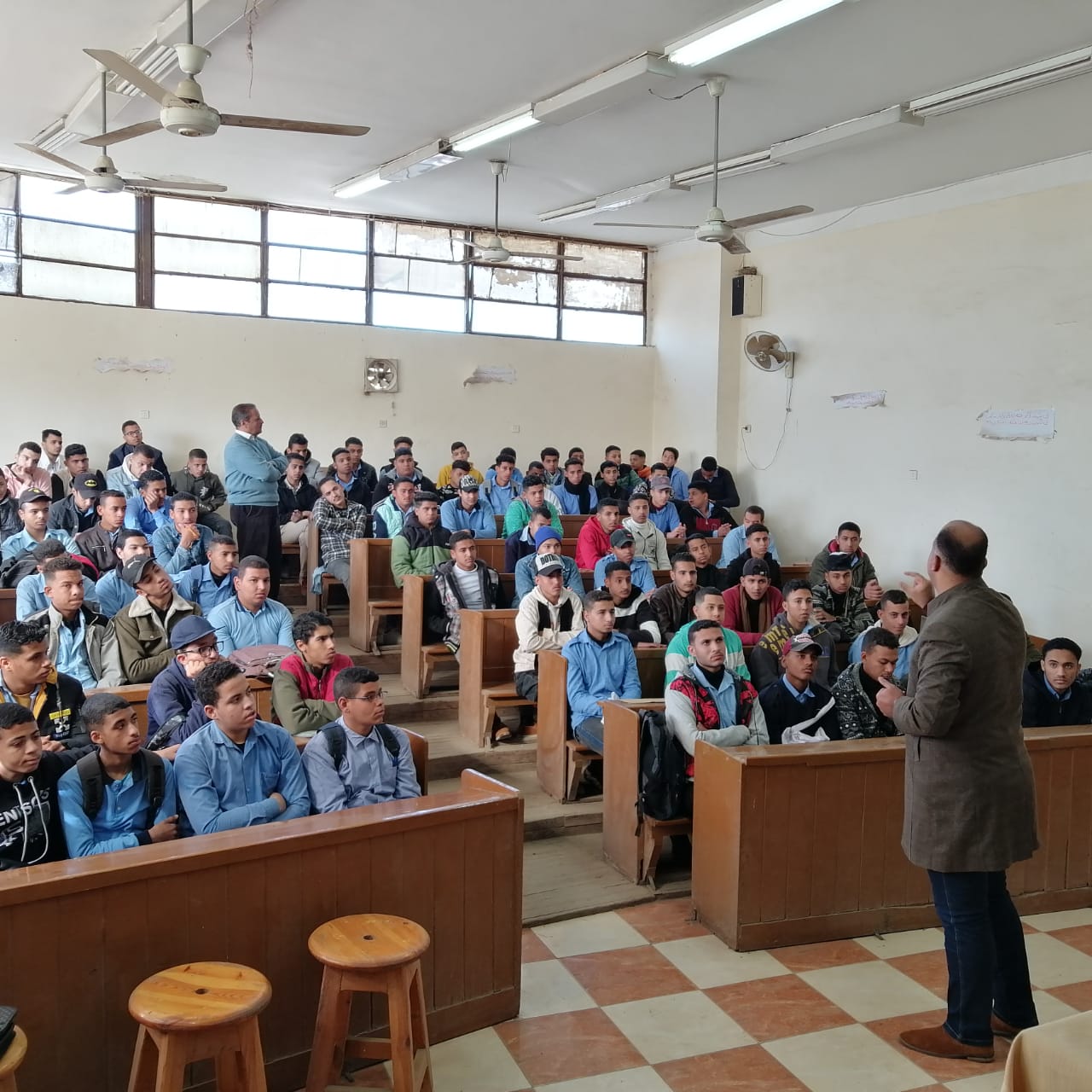 جانب من ضيوف الندوة