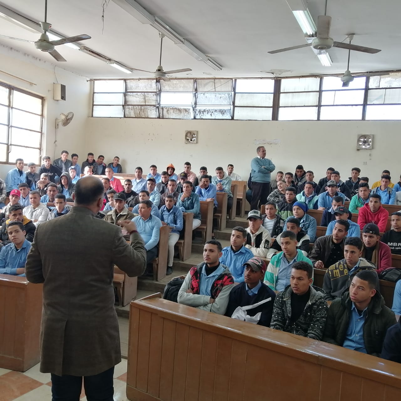 جانب من ضيوف الندوة