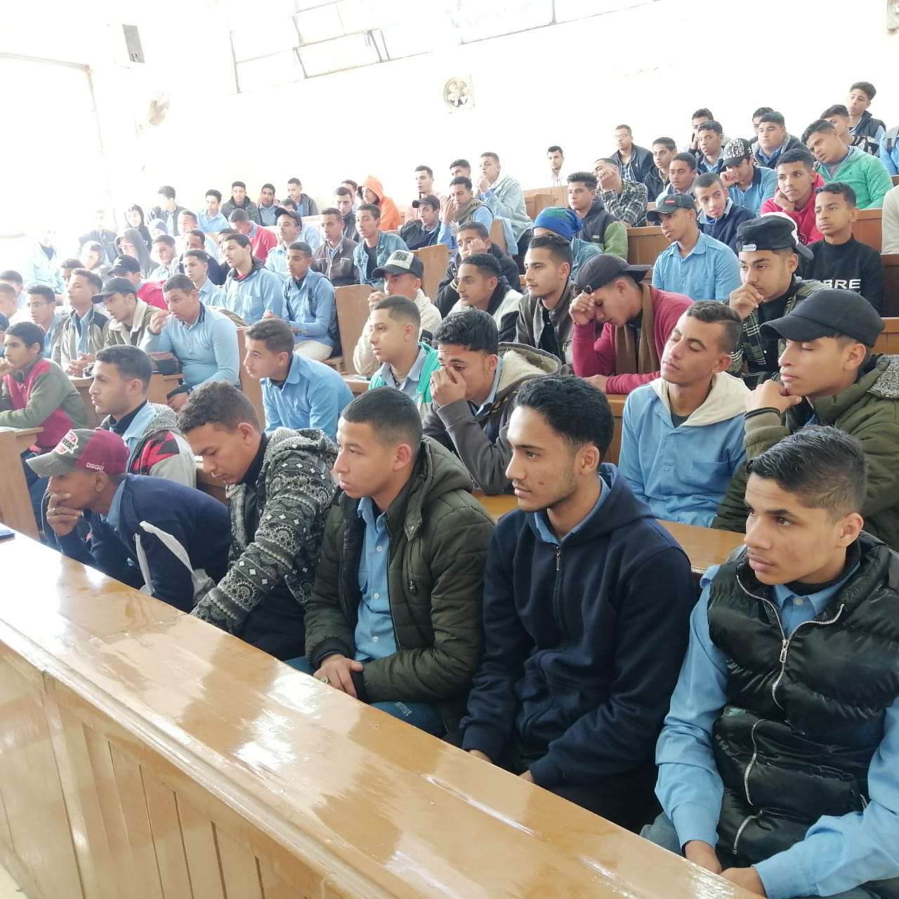 جانب من ضيوف الندوة