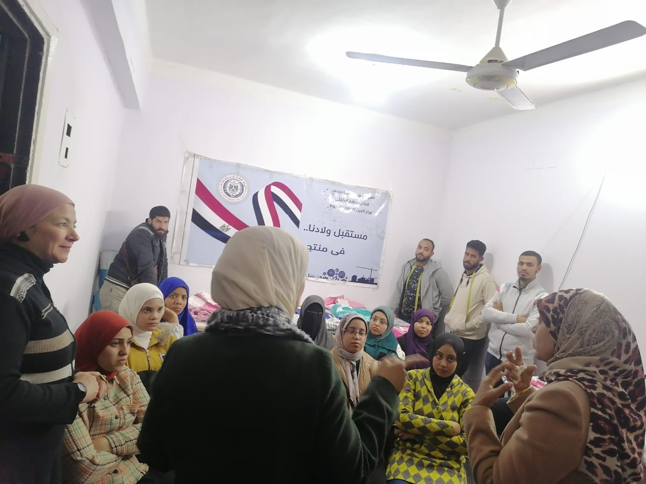 جانب من ضيوف الندوة