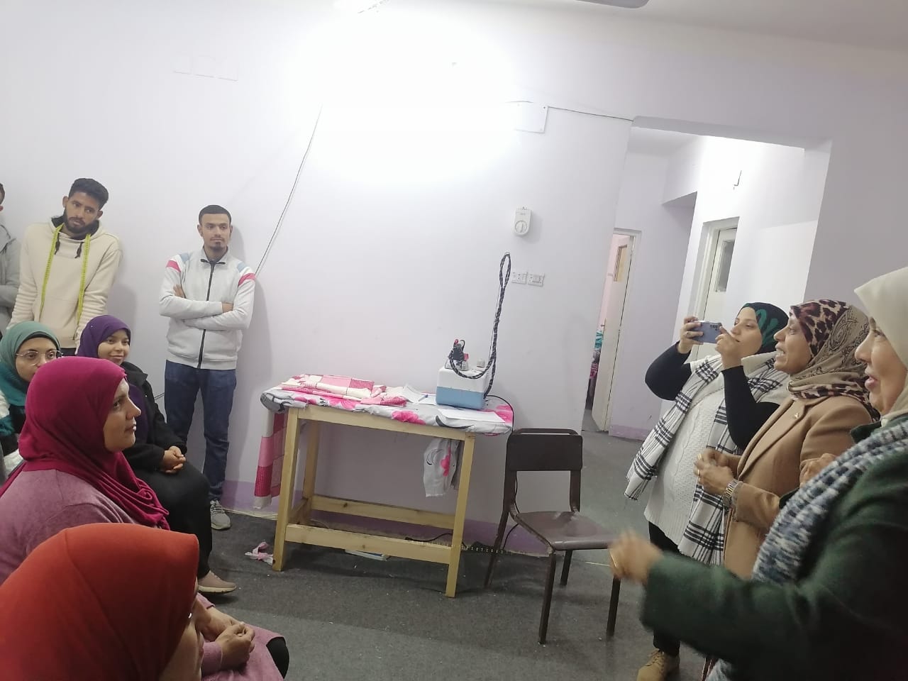 جانب من ضيوف الندوة