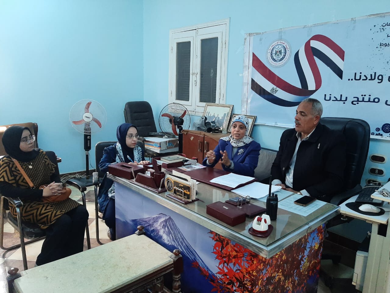 جانب من ضيوف الندوة والزيارة