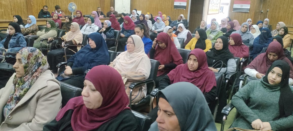 جانب من ضيوف الندوة