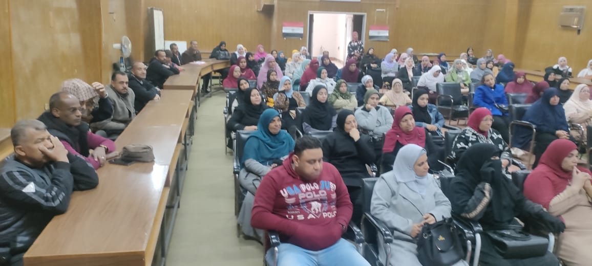 جانب من ضيوف الندوة