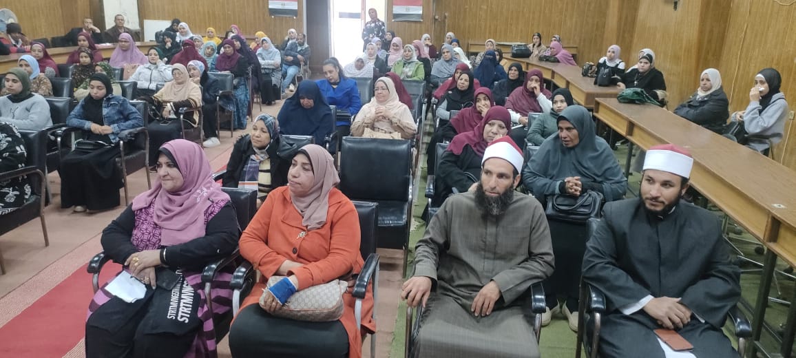 جانب من ضيوف الندوة