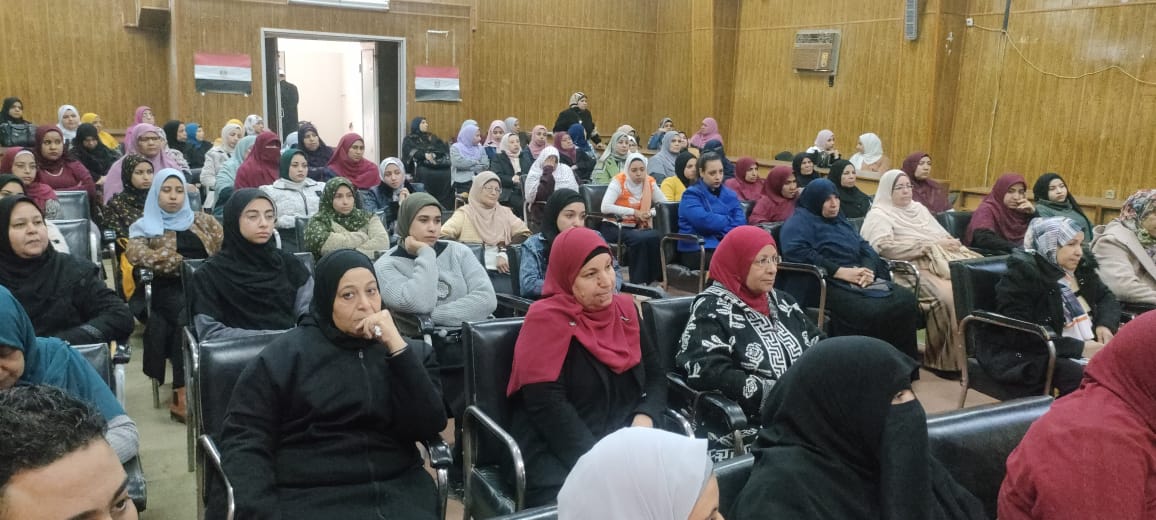 جانب من ضيوف الندوة