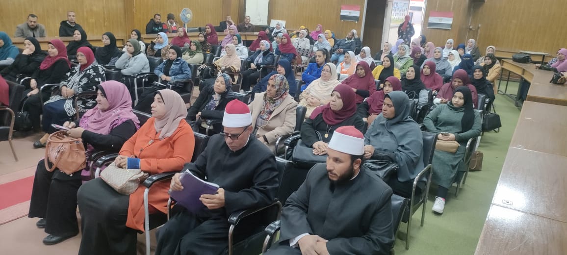 جانب من ضيوف الندوة