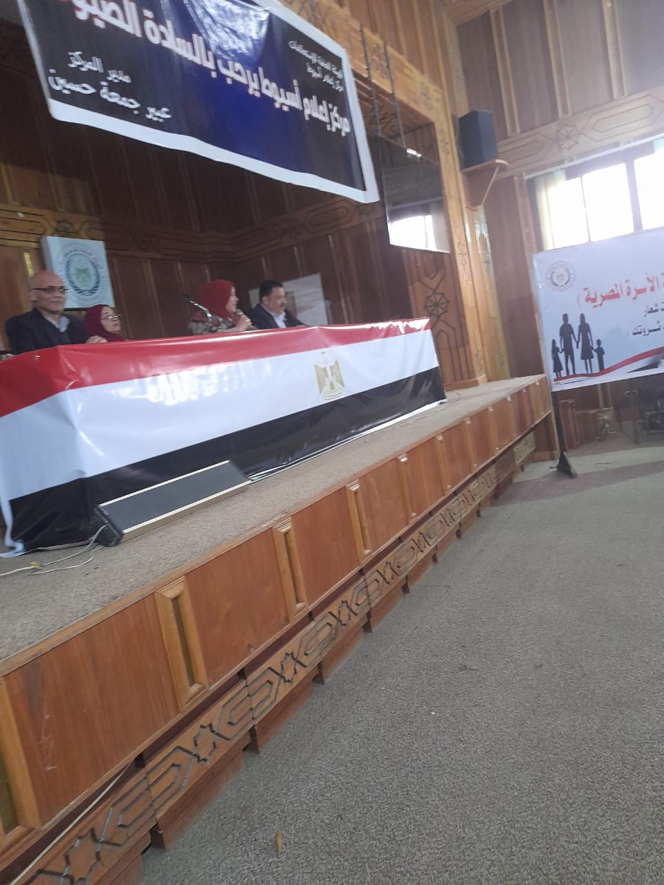 جانب من ضيوف الندوة