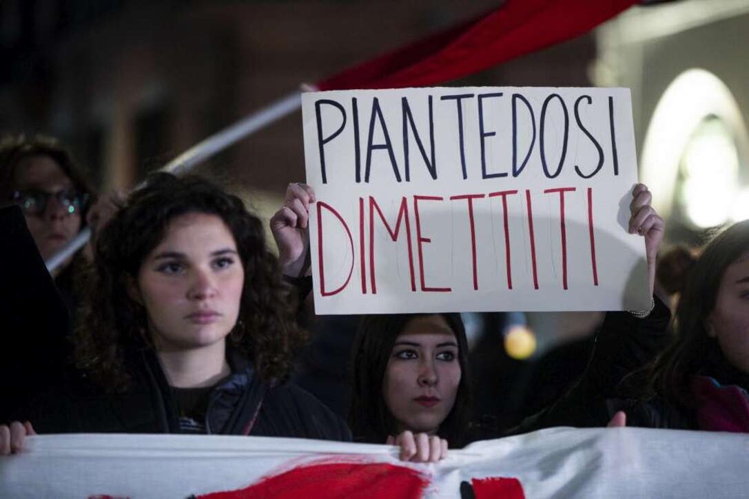 bfcfe961-e0b0-4012-80c4-7fa25de0e533