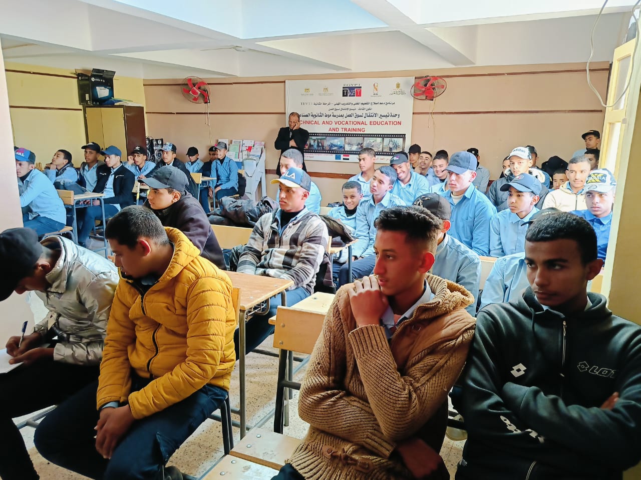 جانب من ضيوف الندوة 