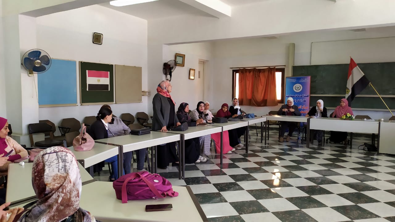 جانب من ضيوف الندوة 