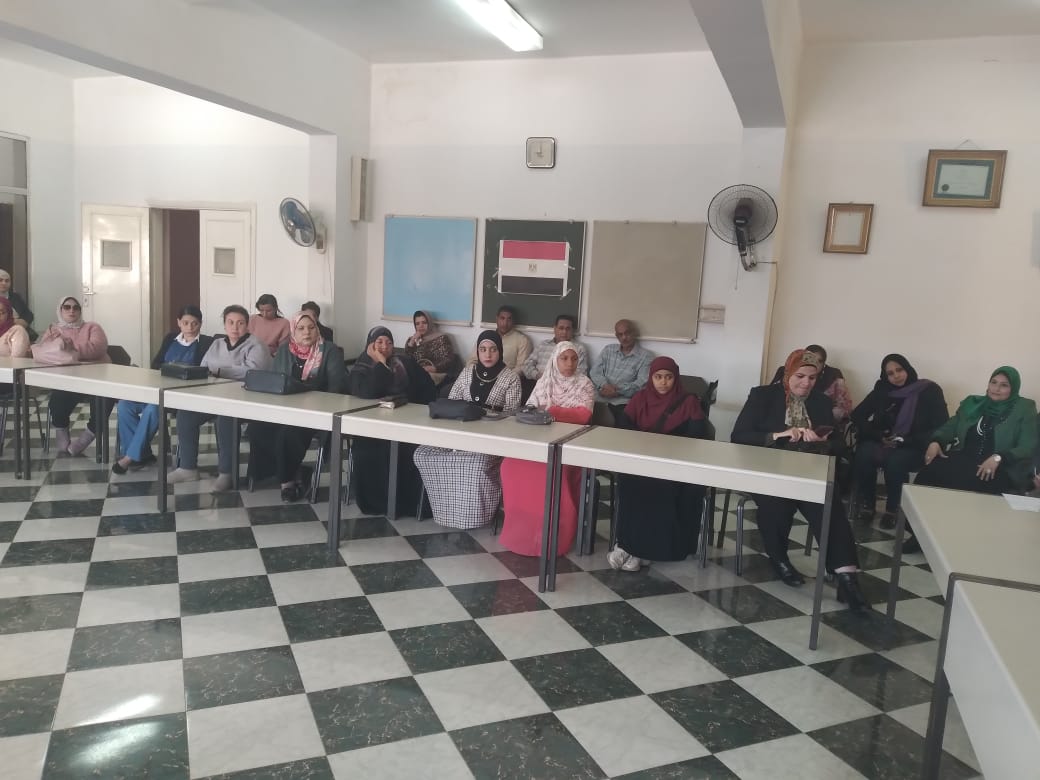 جانب من ضيوف الندوة