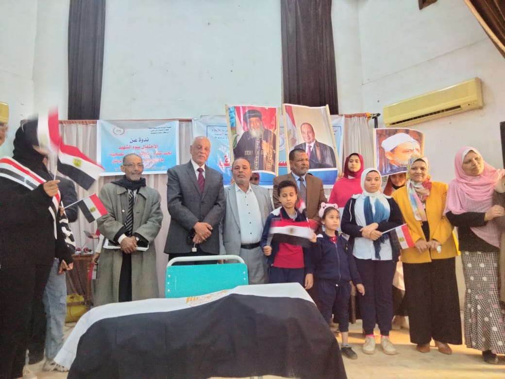 جانب من ضيوف الندوة 