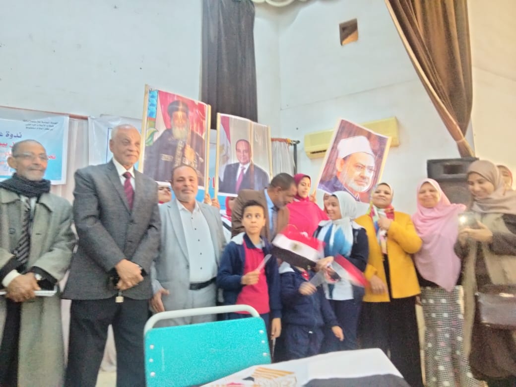 جانب من ضيوف الندوة 