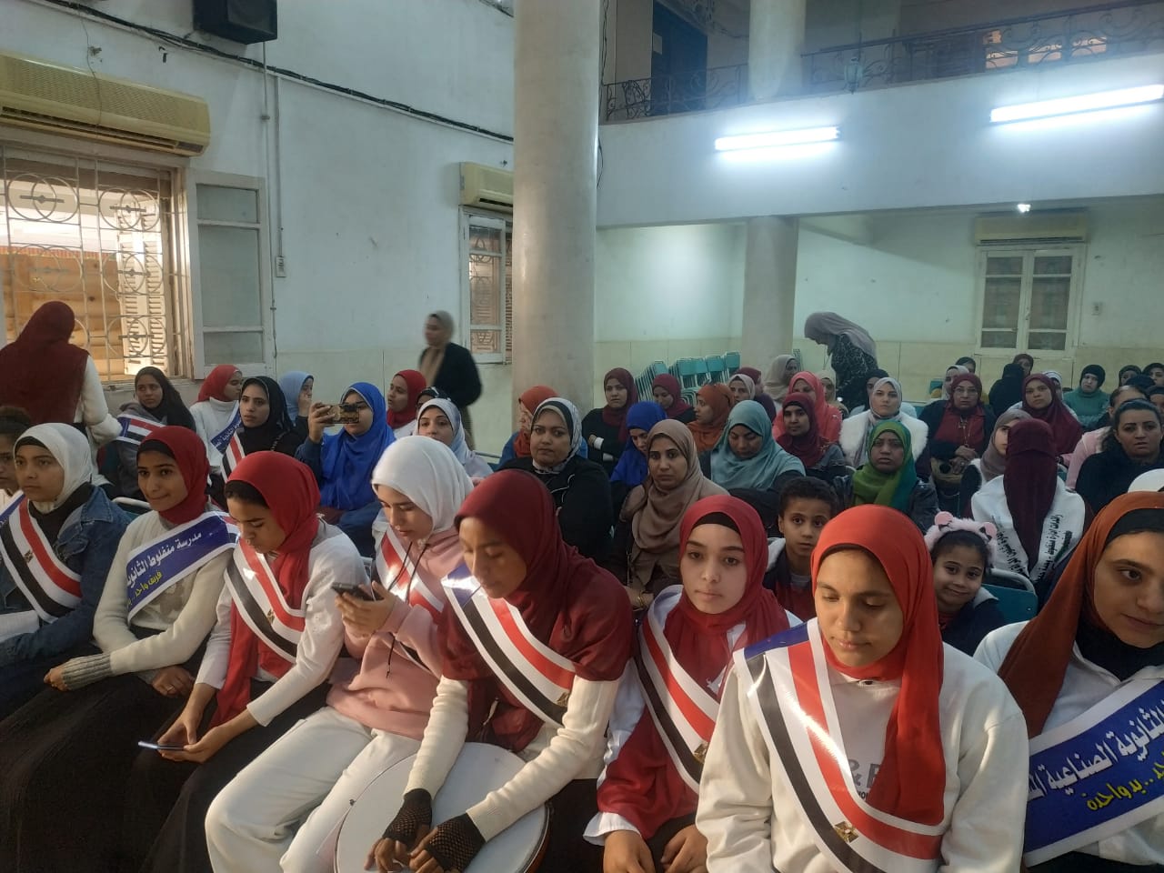 جانب من ضيوف الندوة 