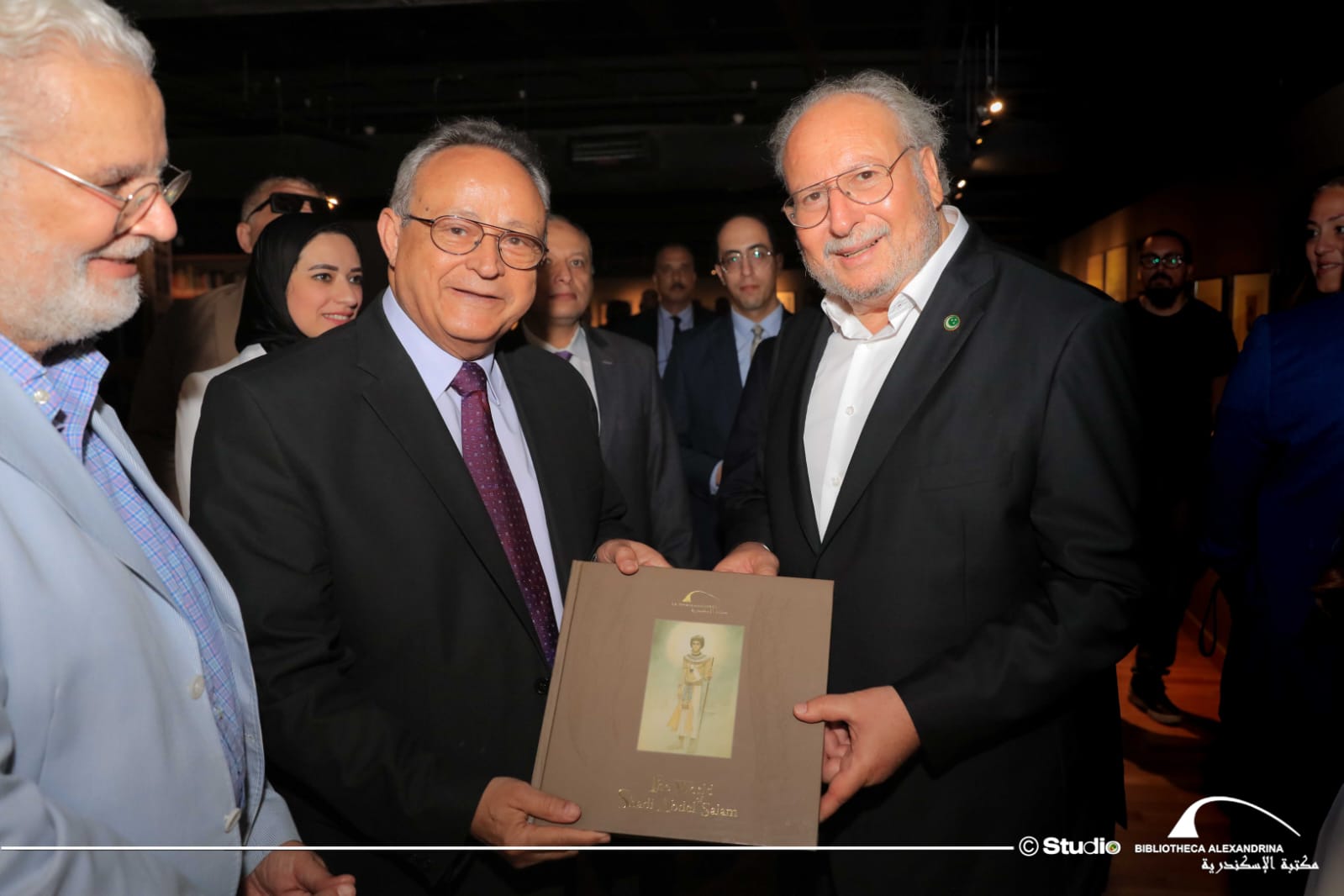 e15ef4ba-9b51-4a74-832d-1526849473fe