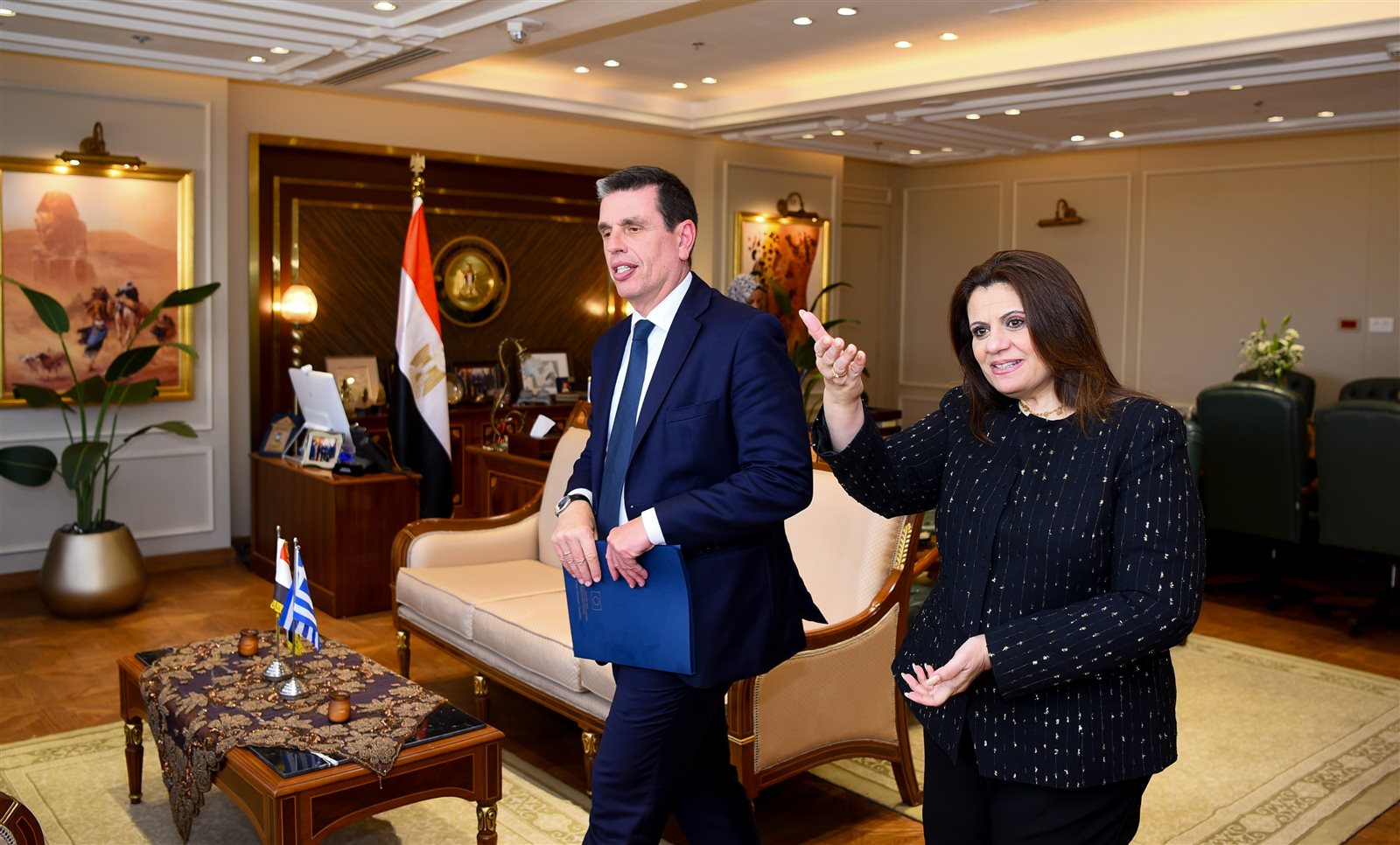 a2d3cab0-bbe9-46e2-83c6-f9353b2c1f3b