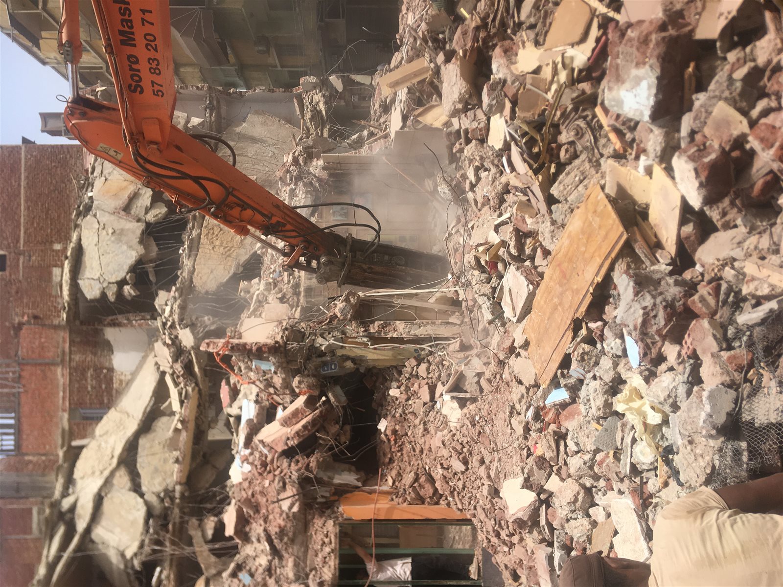 CAD6891C-3E5D-4AB9-BC48-A4C22B353071