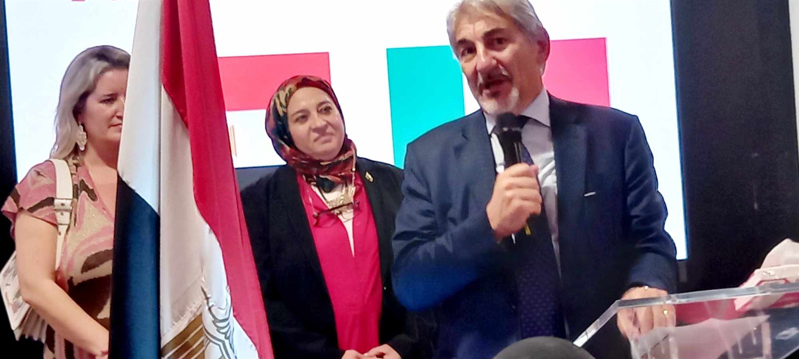 Messenger_creation_3ad299ec-2ee8-4361-a88c-058448235a7d