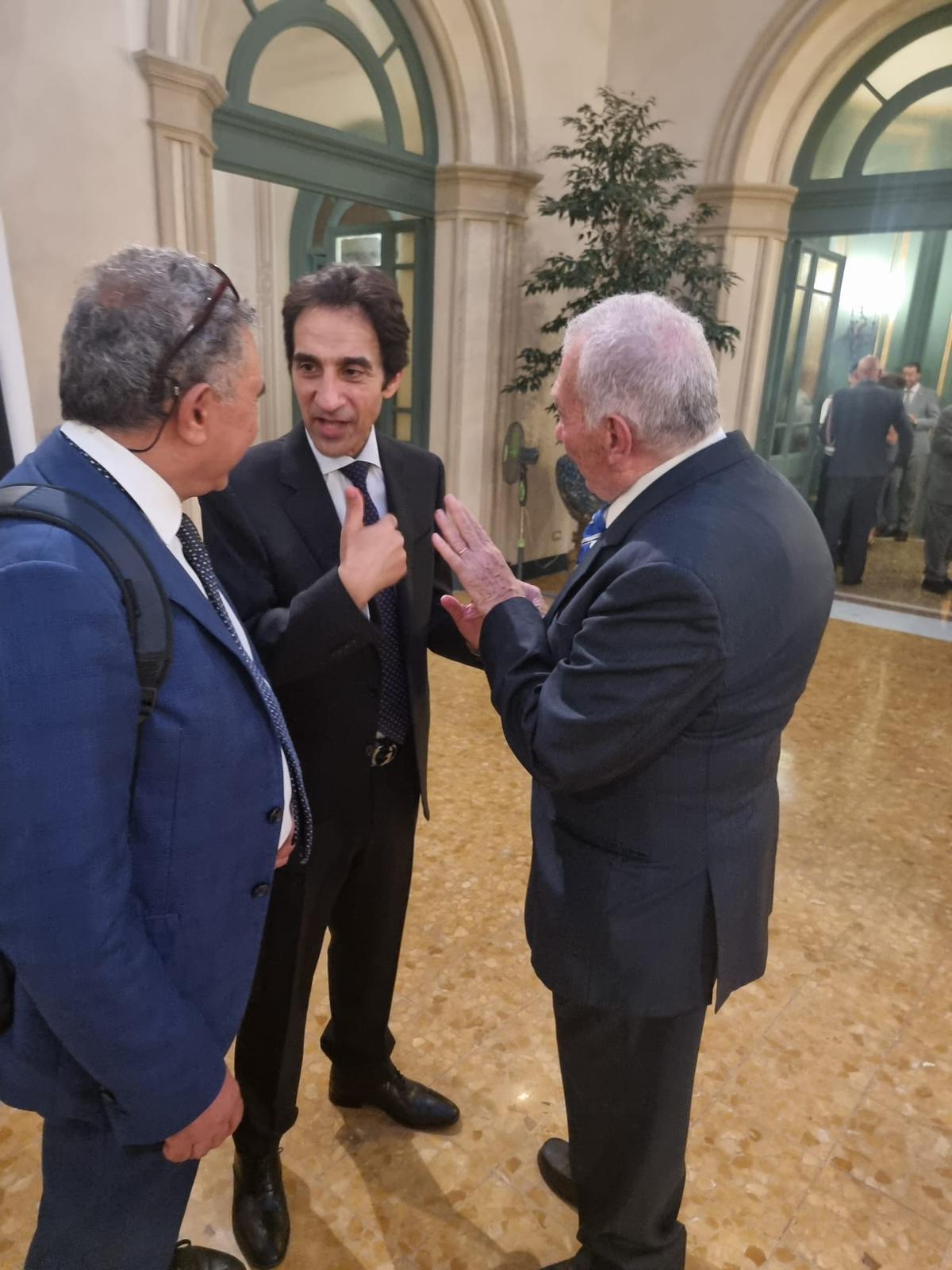 5cf0f367-55dd-4351-9c26-b8238f38f1af