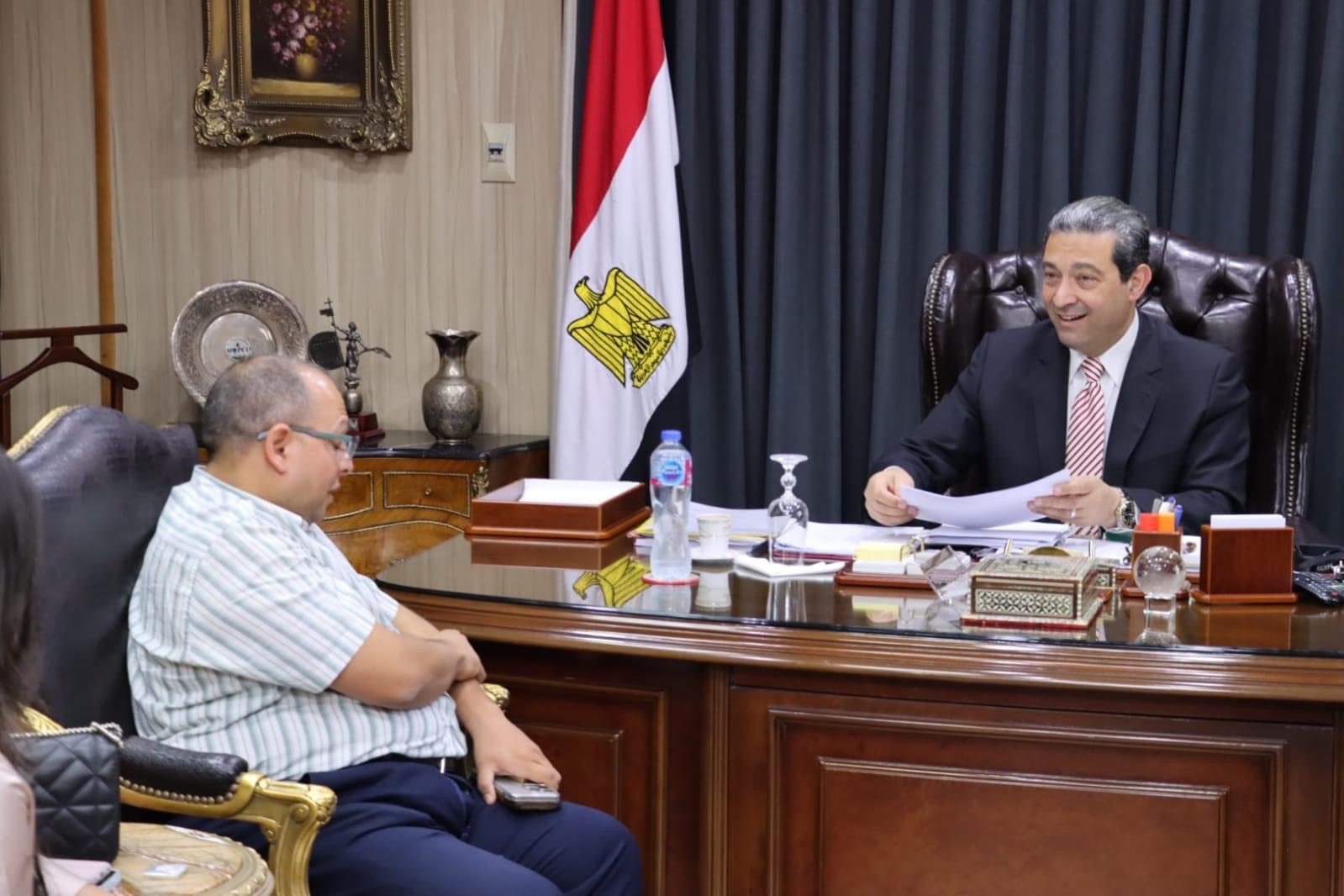 30677396-3E75-4BA9-AA97-00481CC6021F