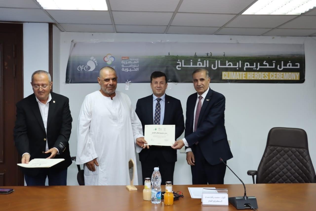 ED64E5B0-7334-4D44-9D0E-EEA00A93E022