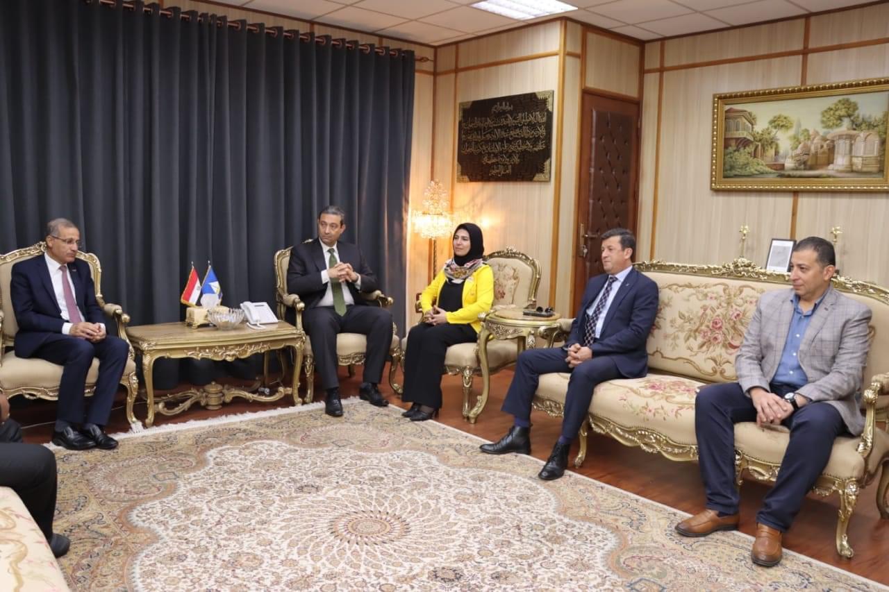 75E005BF-5C22-4934-8552-331EAAD456F0