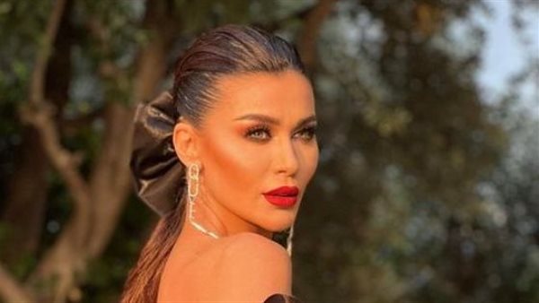 <strong>نادين الراسي&nbsp;</strong>