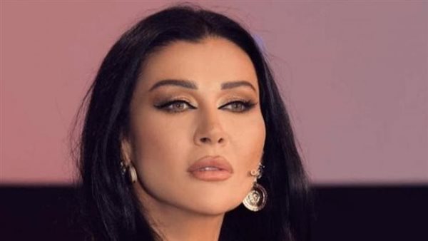 <strong>نادين الراسي&nbsp;</strong>