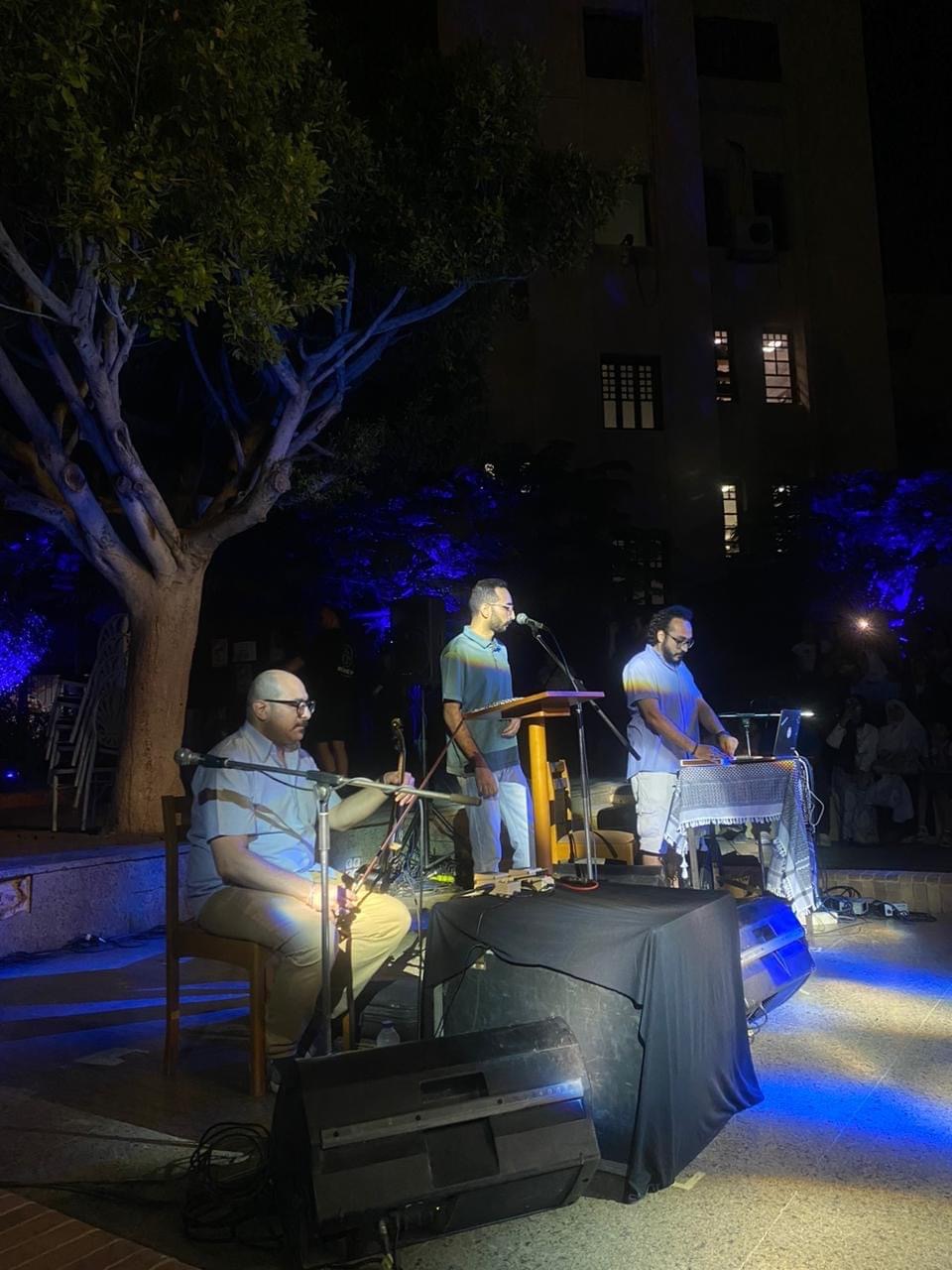 B88BB1F4-3D51-44F0-9B19-256864E74902