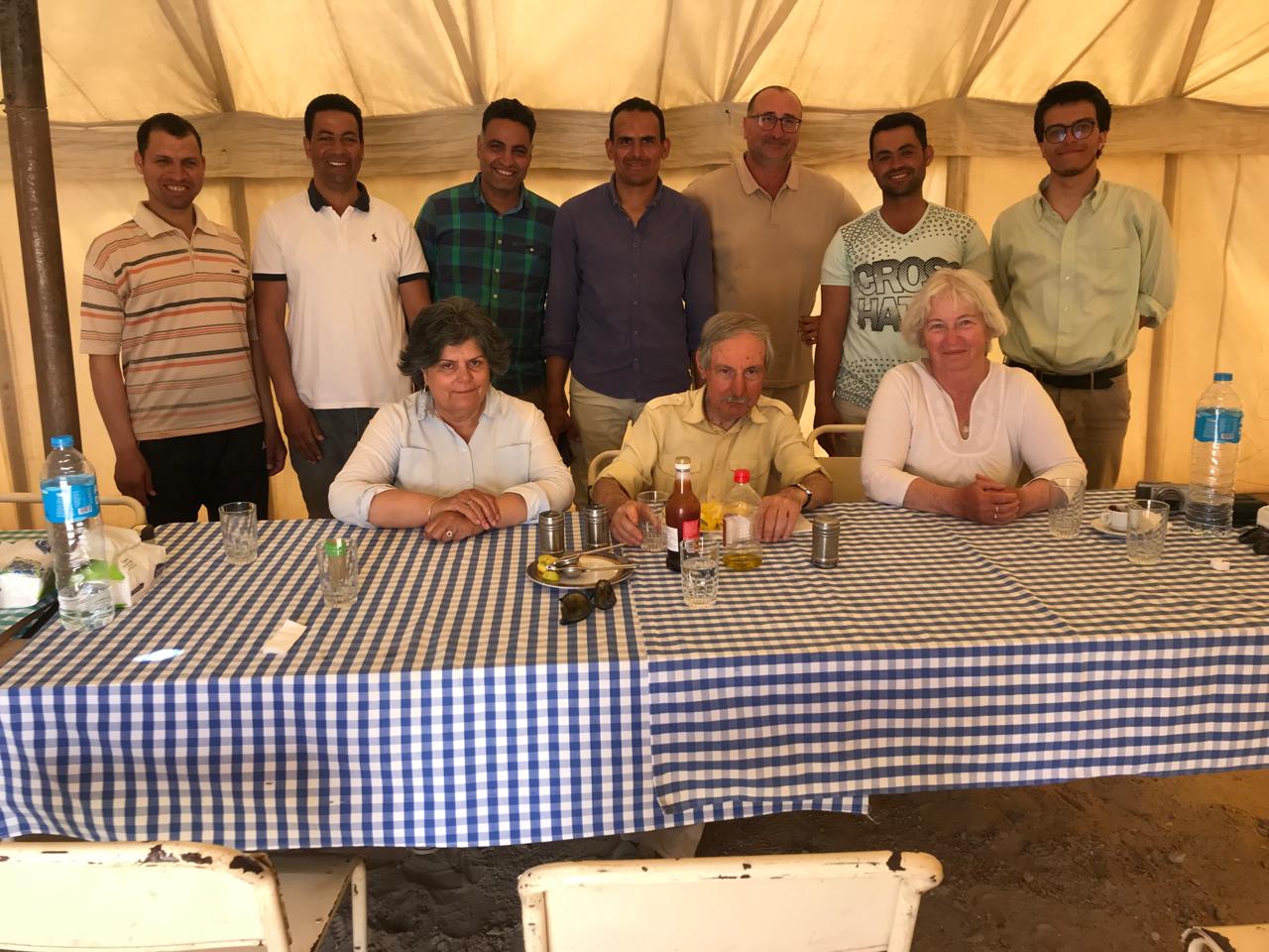 استراحة من العمل فى ام البريجات