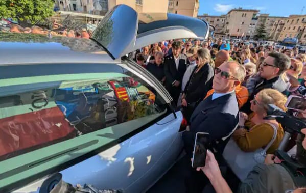 e06e06e0-2f25-4f58-8724-f3ae82b2b8e9