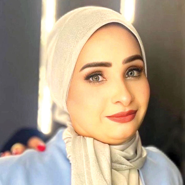 حسنى إبراهيم ولية أمر طالبتين بجامعة الجلالة
