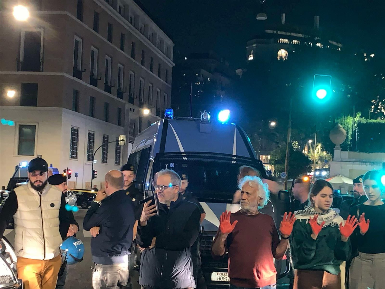 663d241a-7cd3-4681-a36c-d093fe54a990