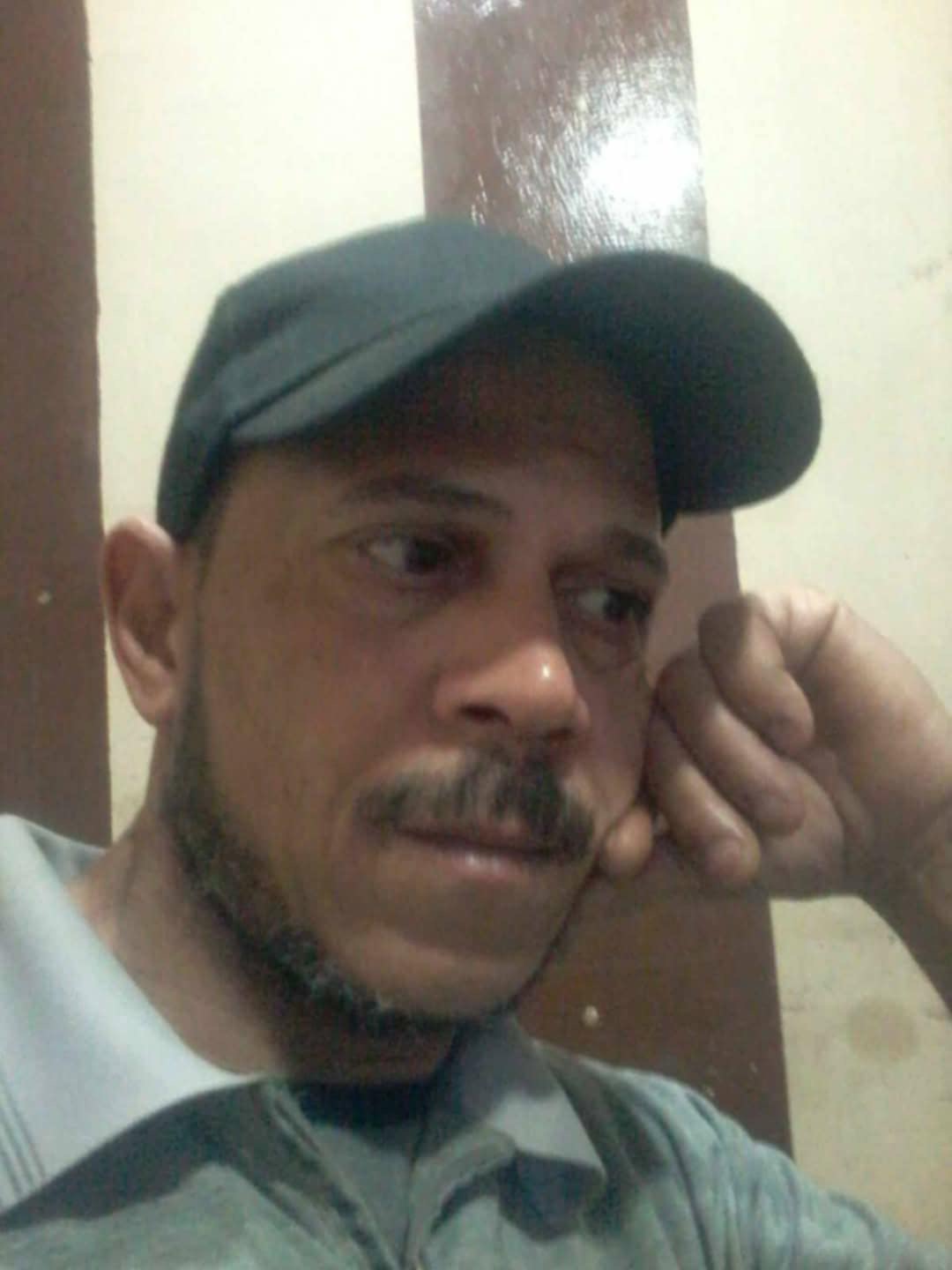 ACACFA8F-8E86-48A4-B5FE-B7BCF16F565E