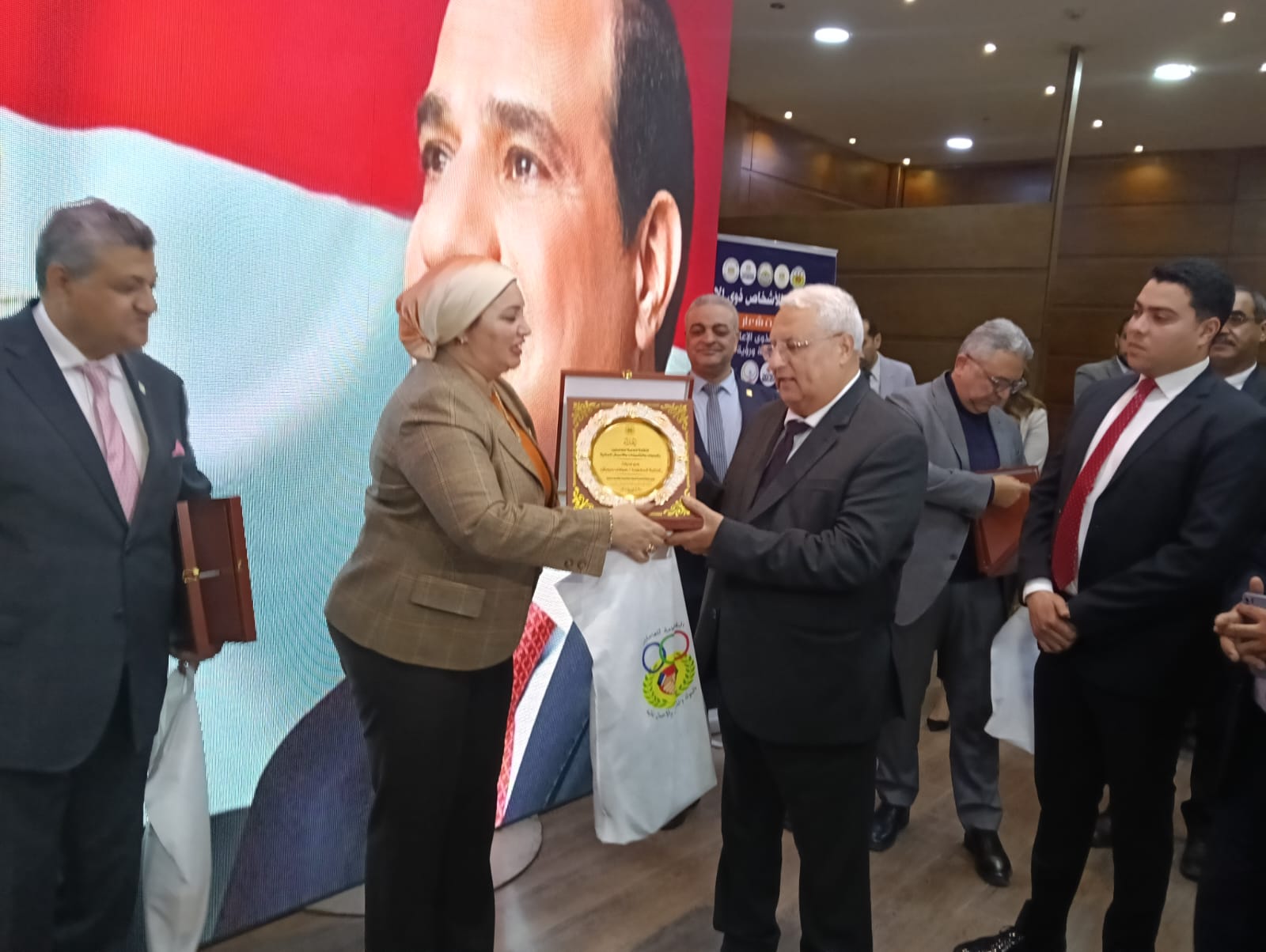 البنك الزراعي المصري يستعرض جهوده في اتاحة خدماته المصرفية لذوي الهمم 8 880