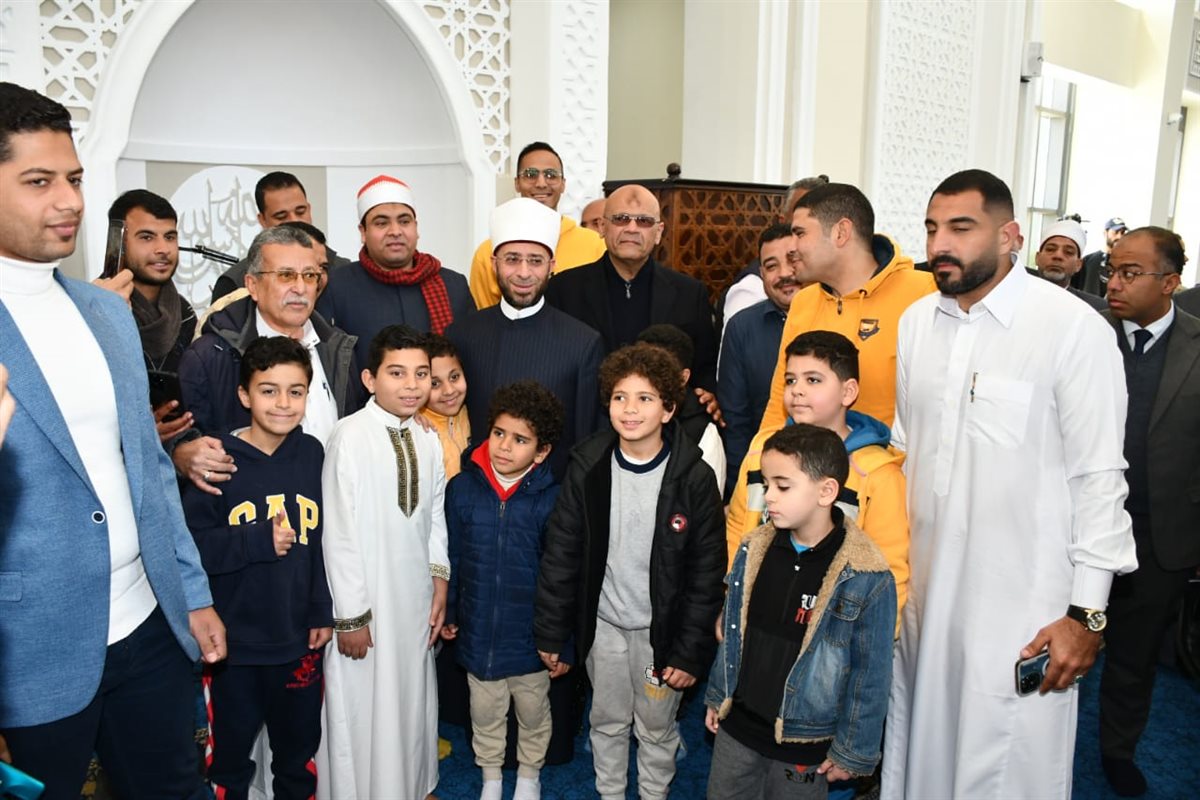 وزير الأوقاف يفتتح مسجد السيدة عواطف في حدائق أكتوبر