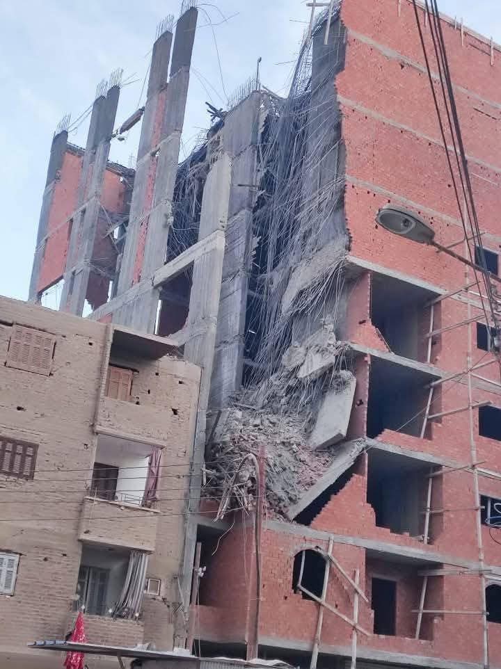 محافظ أسيوط يعاين عقارالمعلمين المنهار ويأمر بتشكيل لجنة هندسية 