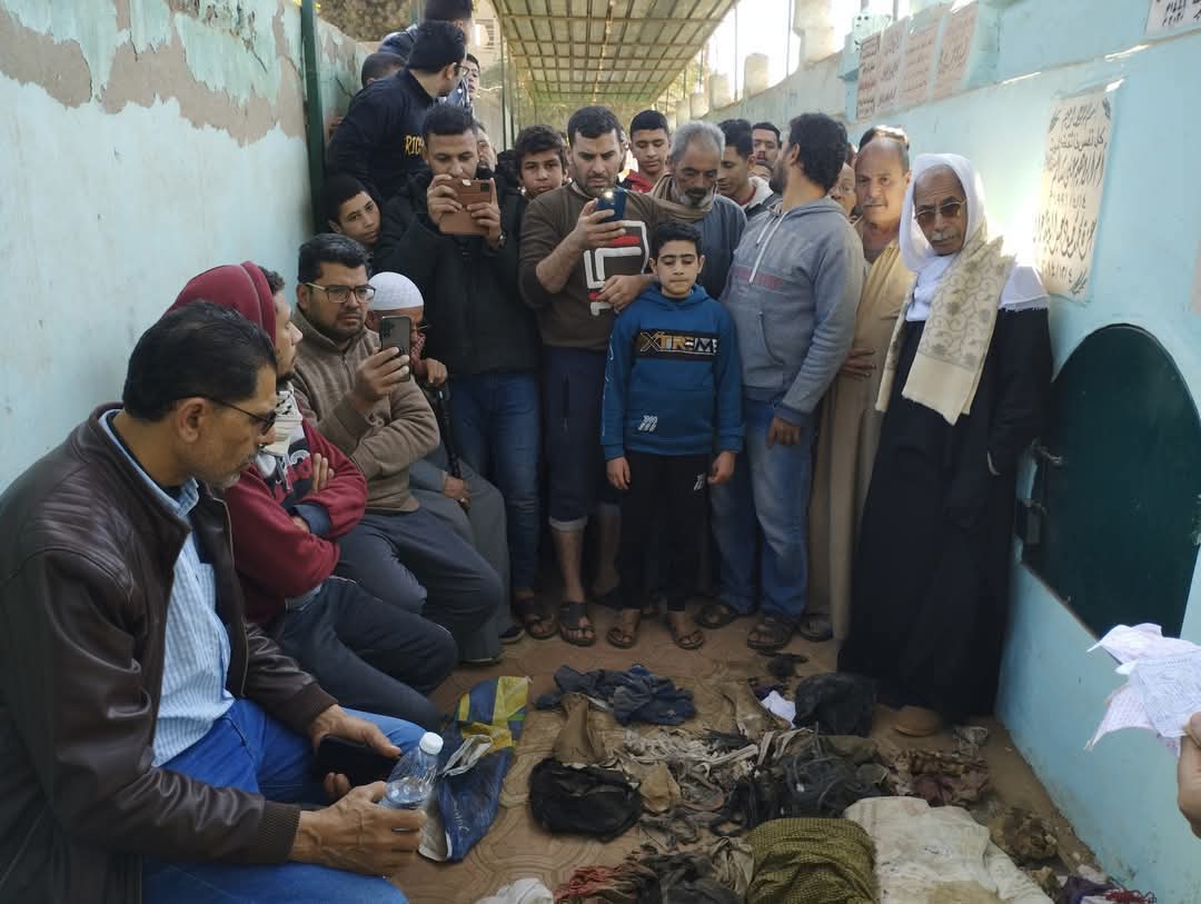 جانب من حملة لتنظيف المقابر بالمنوفية