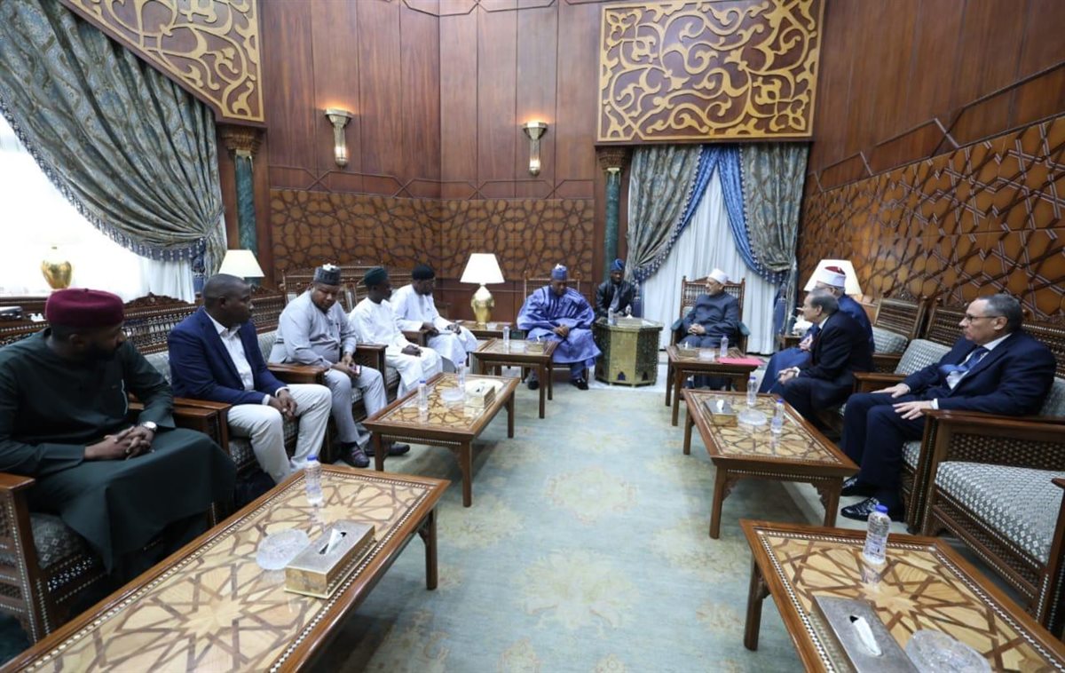 شيخ الأزهر يستقبل حاكم «ولاية بورنو النيجيرية» لبحث سبل التعاون في المجالات الدعويَّة والتعليميَّة