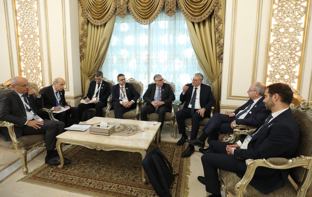 جانب من لقاء وزير البترول والثروة المعدنية ووفد شركة توتال العالمية