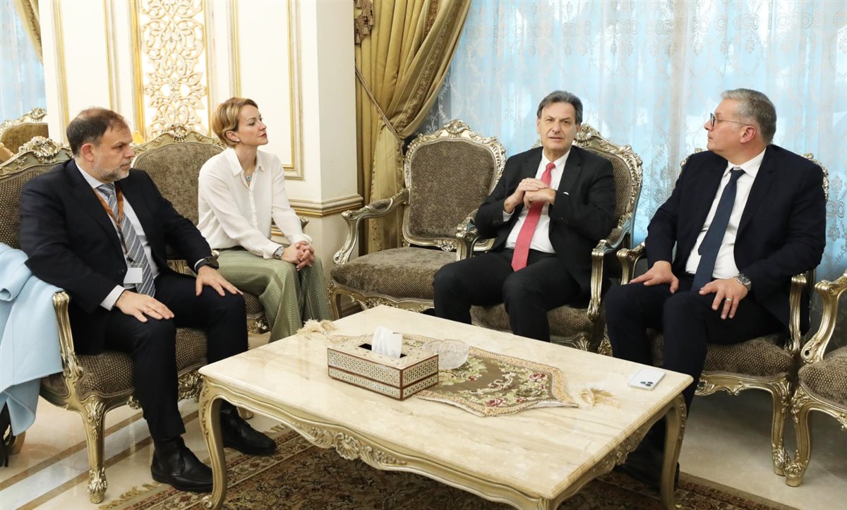 جانب من لقاء وزير البترول ووزير البيئة والطاقة اليوناني
