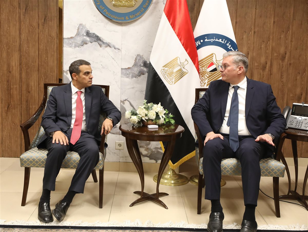 جانب من لقاء وزير البترول ووفد شركة شلمبرجير