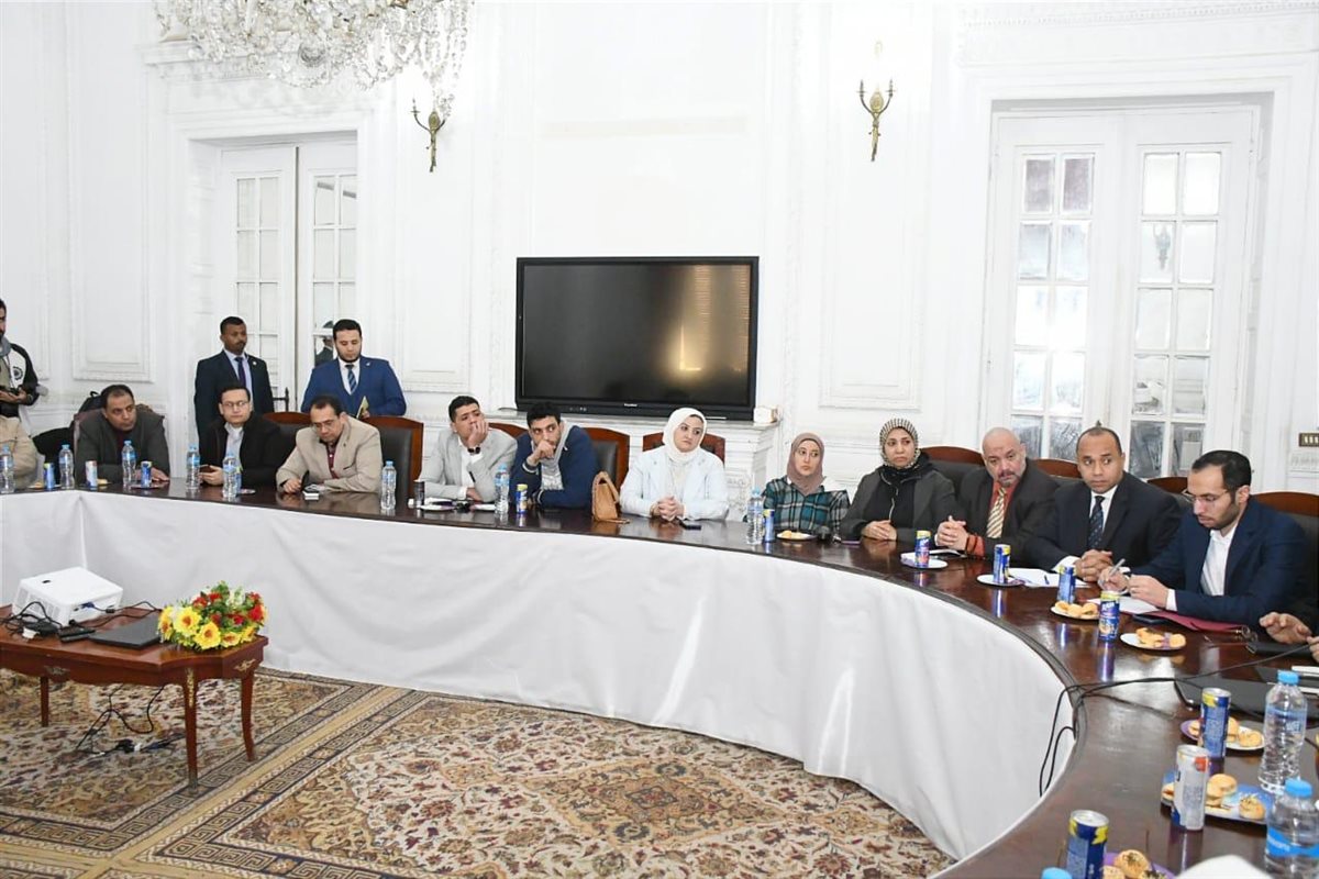 وزير الأوقاف يعقد لقاءً مطولًا مع صحفيي الملف الديني لعدد كبير من الصحف والمواقع الإخبارية