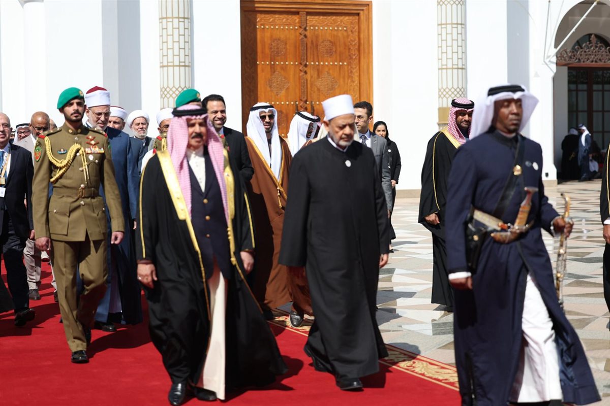 ملك البحرين: لا عِزَّ لهذه الأمةِ ولا سلطانَ إلا بوحدتِها