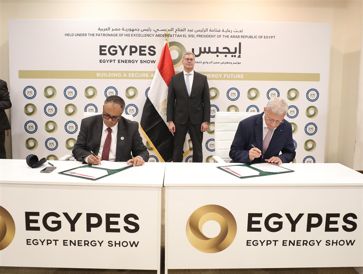 وزير البترول والثروة المعدنية يشهد توقيع الاتفاقيات