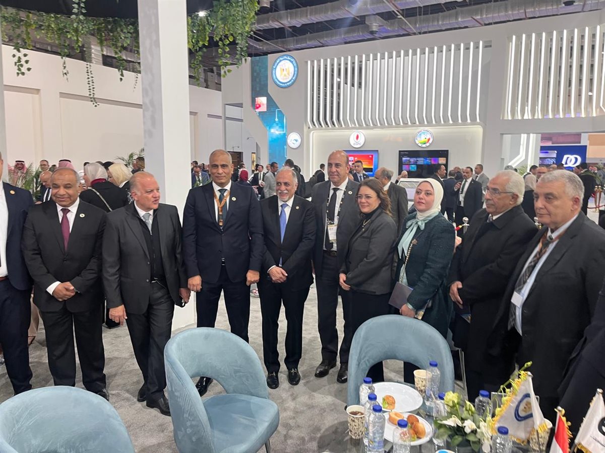 وفد من أعضاء مجلسي النواب والشيوخ يزور مؤتمر مصر الدولي إيجبس 2025
