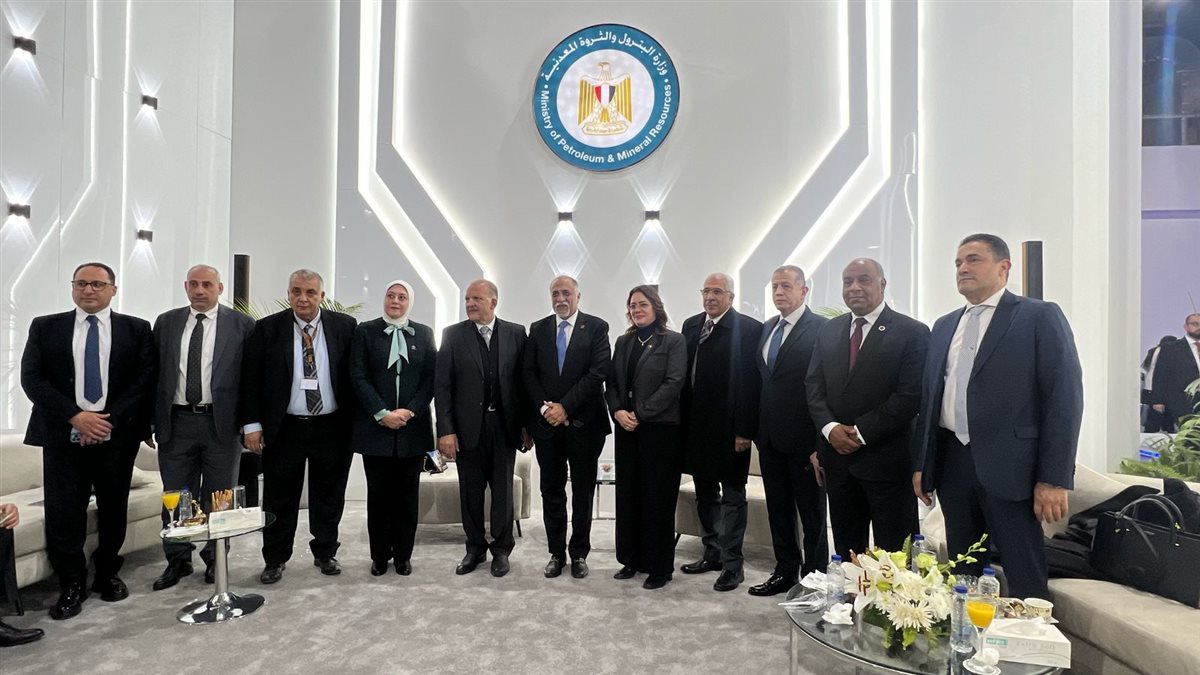 وفد من أعضاء مجلسي النواب والشيوخ يزور مؤتمر مصر الدولي إيجبس 2025