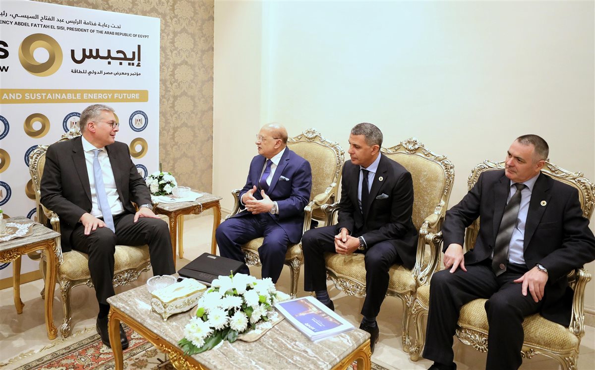 وزير البترول يلتقي وفد الكونسورتيوم الجديد من المستثمرين المصريين