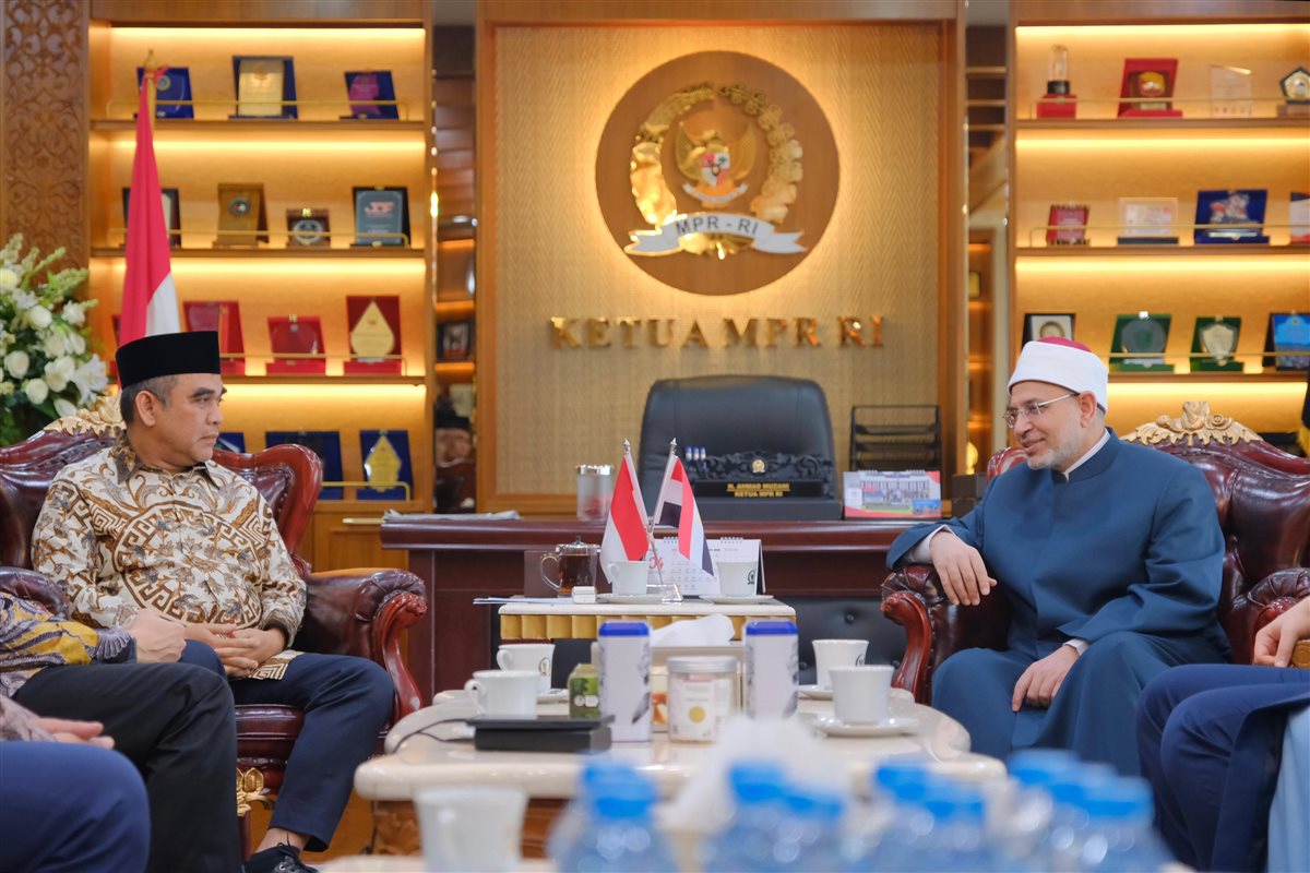 رئيس مجلس الشورى الإندونيسي يشيد بجهود الأزهر الشريف في تعزيز قيم الوسطية والاعتدال في العالم